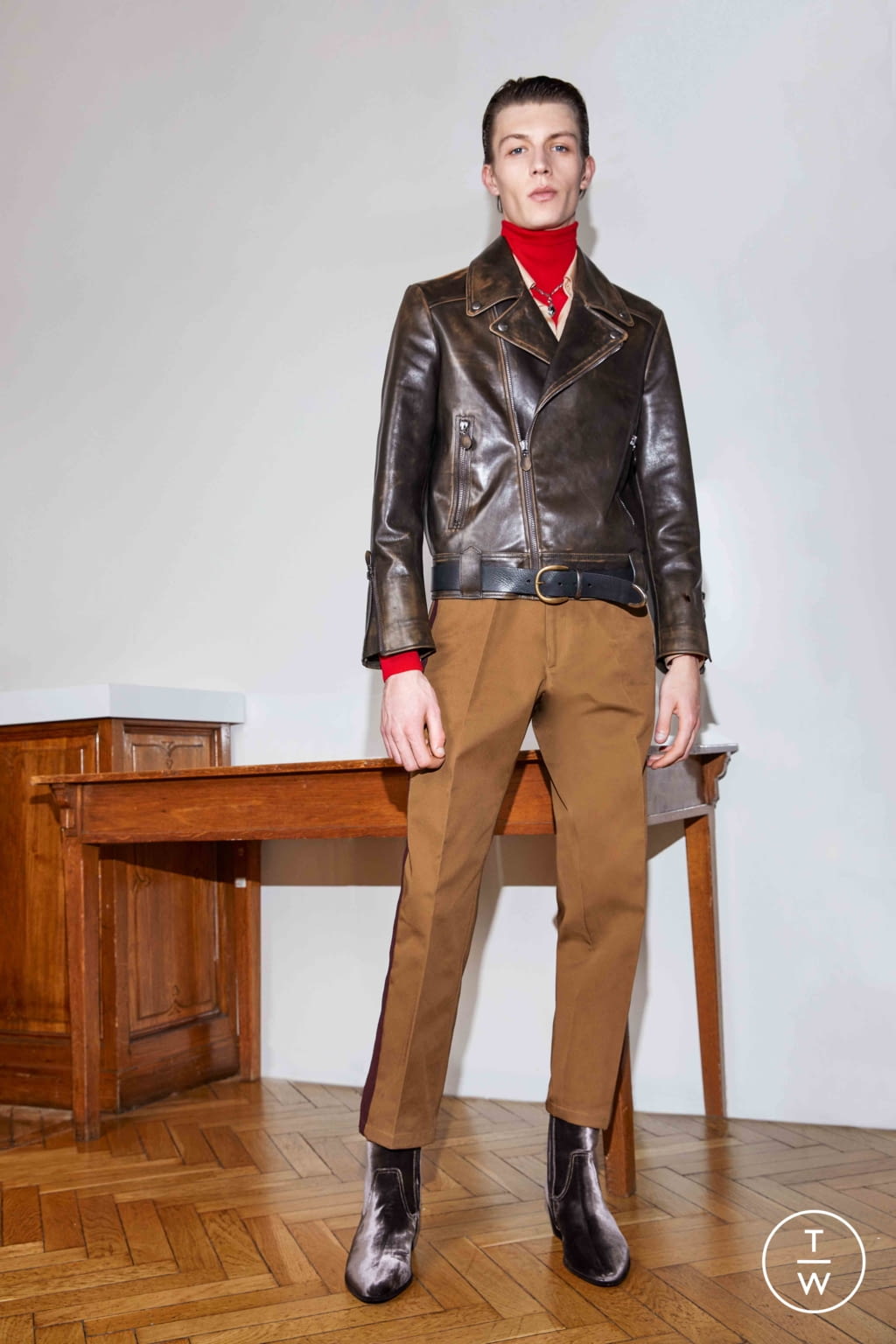 Fashion Week Milan Fall/Winter 2018 look 7 from the Roberto Cavalli collection 男装