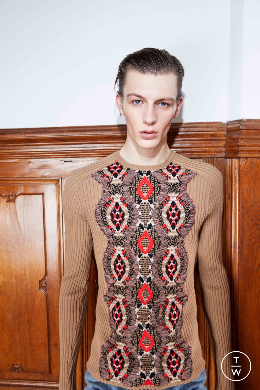 Fashion Week Milan Fall/Winter 2018 look 15 de la collection Roberto Cavalli menswear