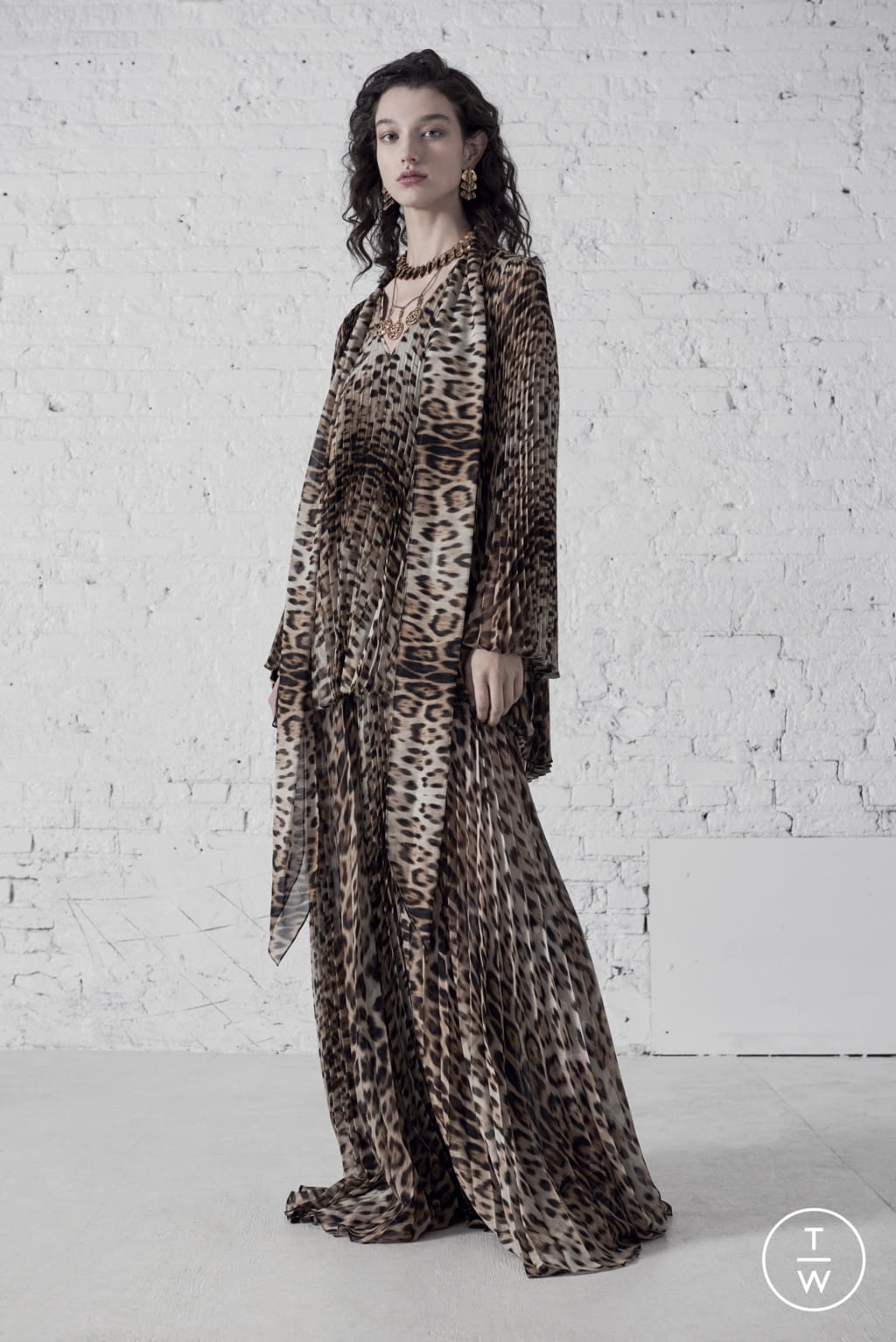 Fashion Week Milan Pre-Fall 2019 look 42 from the Roberto Cavalli collection womenswear