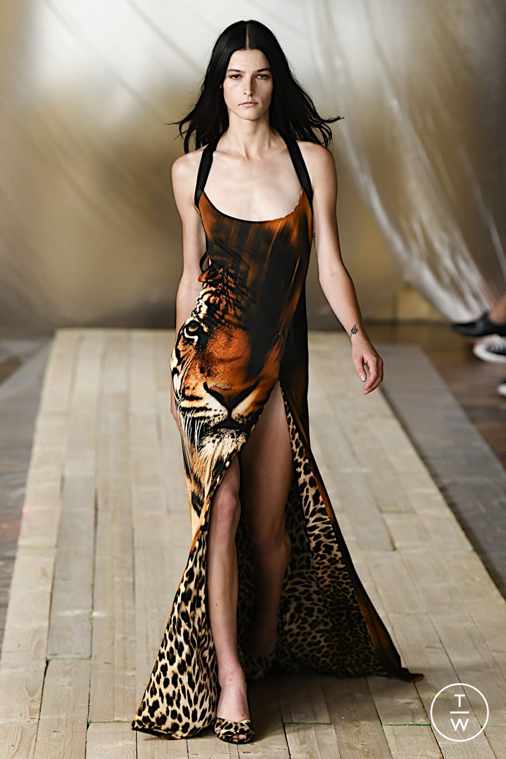 Fashion Week Milan Spring/Summer 2022 look 15 from the Roberto Cavalli collection womenswear