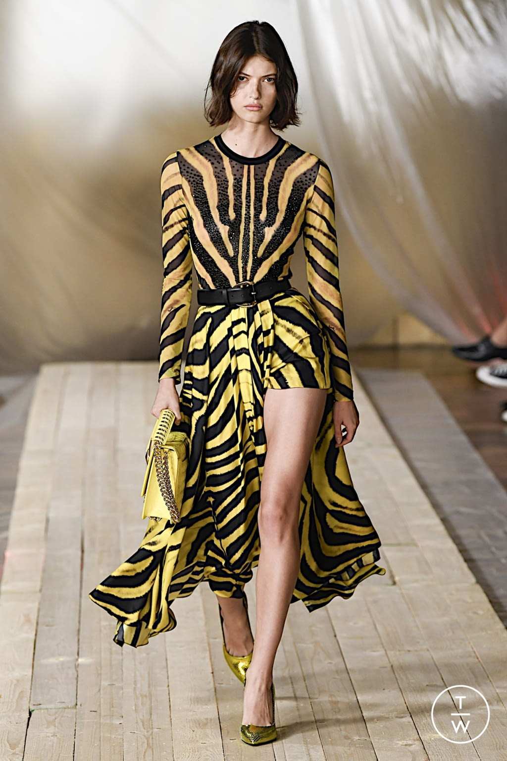 Fashion Week Milan Spring/Summer 2022 look 27 from the Roberto Cavalli collection 女装