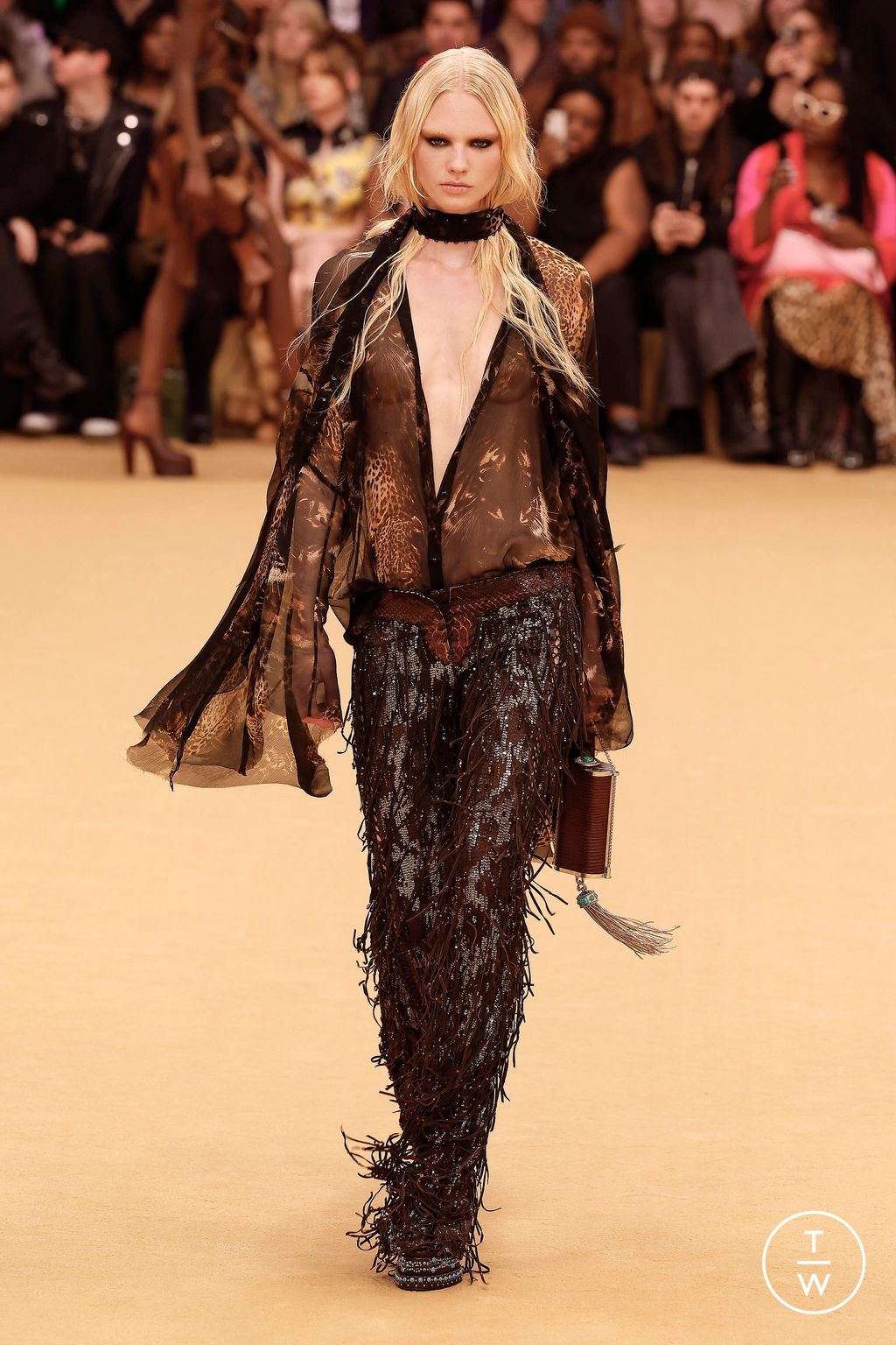 Fashion Week Milan Fall/Winter 2023 look 4 from the Roberto Cavalli collection 女装