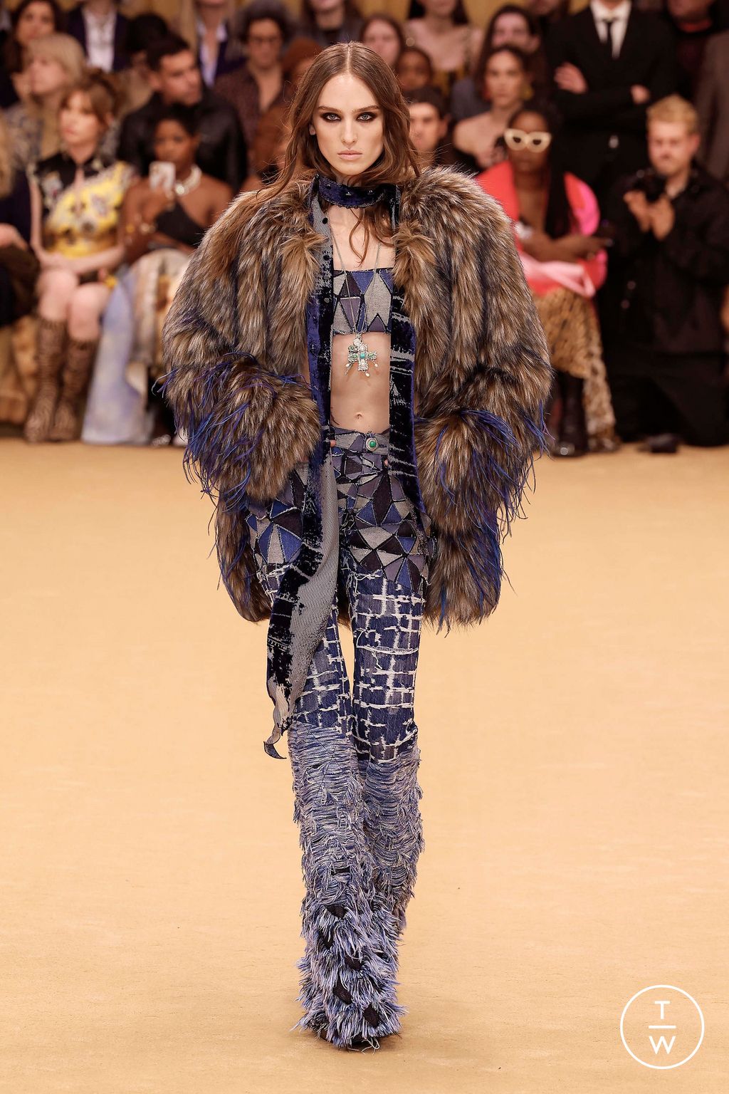 Fashion Week Milan Fall/Winter 2023 look 27 from the Roberto Cavalli collection 女装