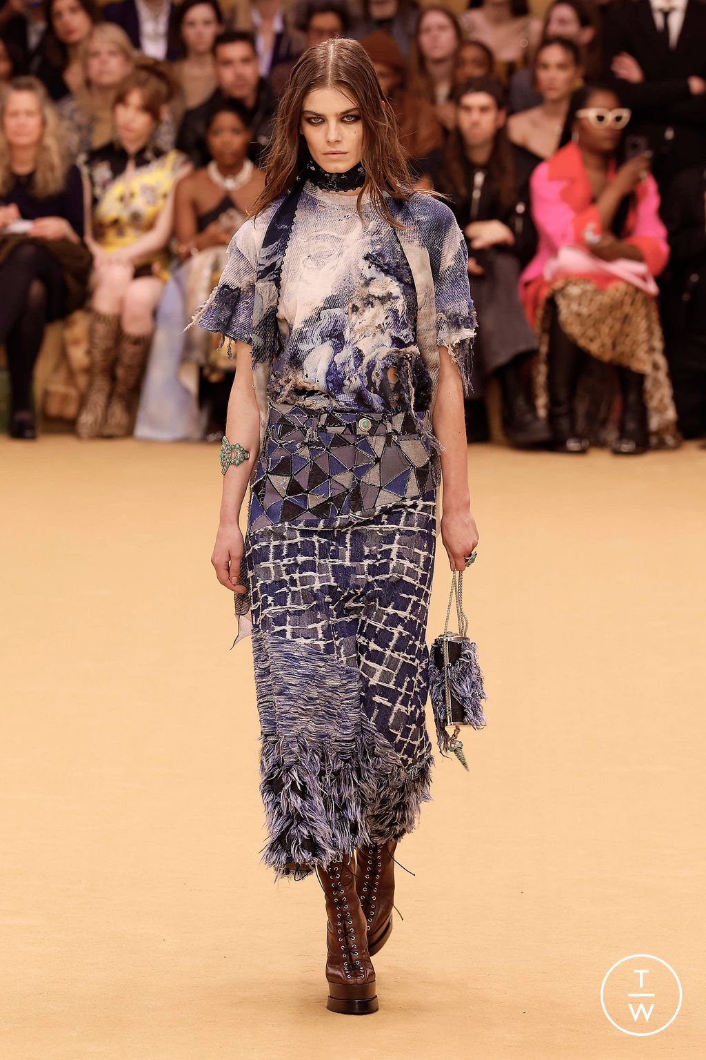 Fashion Week Milan Fall/Winter 2023 look 30 de la collection Roberto Cavalli womenswear