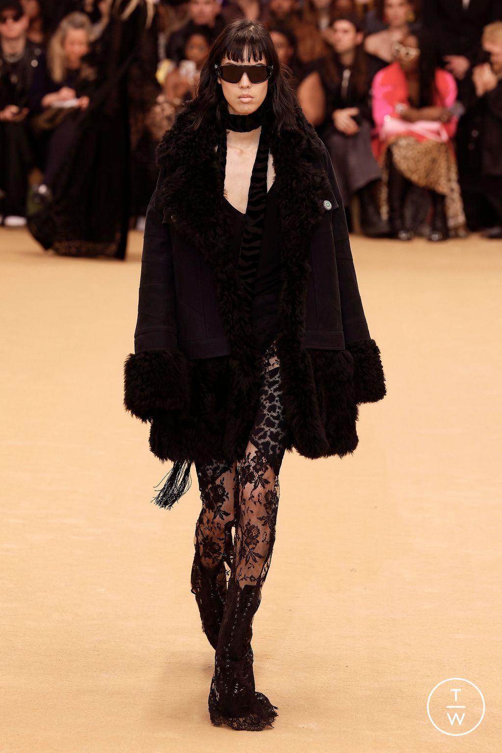 Fashion Week Milan Fall/Winter 2023 look 39 from the Roberto Cavalli collection 女装