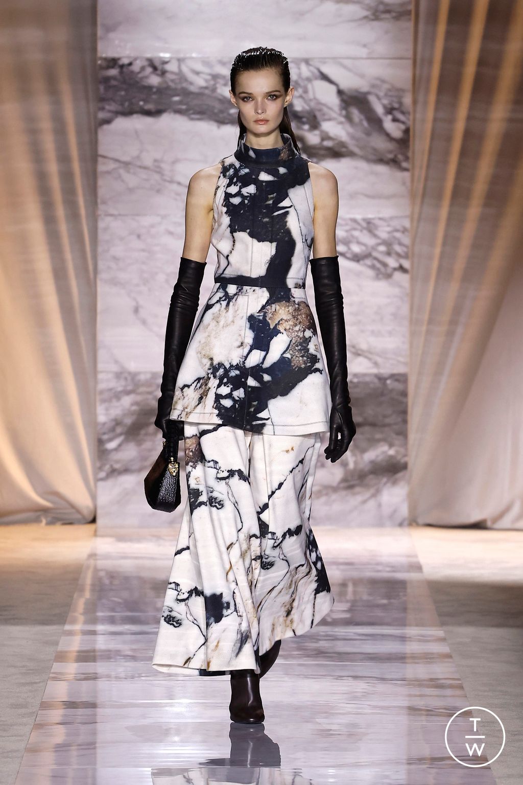 Fashion Week Milan Fall/Winter 2024 look 8 de la collection Roberto Cavalli womenswear