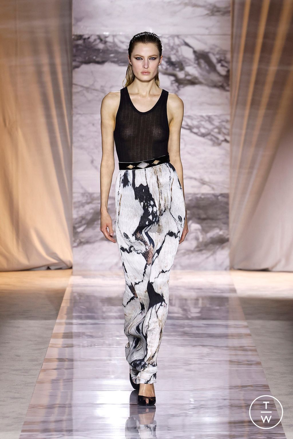 Fashion Week Milan Fall/Winter 2024 look 14 de la collection Roberto Cavalli womenswear