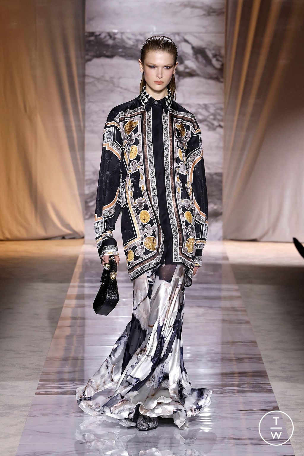 Fashion Week Milan Fall/Winter 2024 look 16 de la collection Roberto Cavalli womenswear