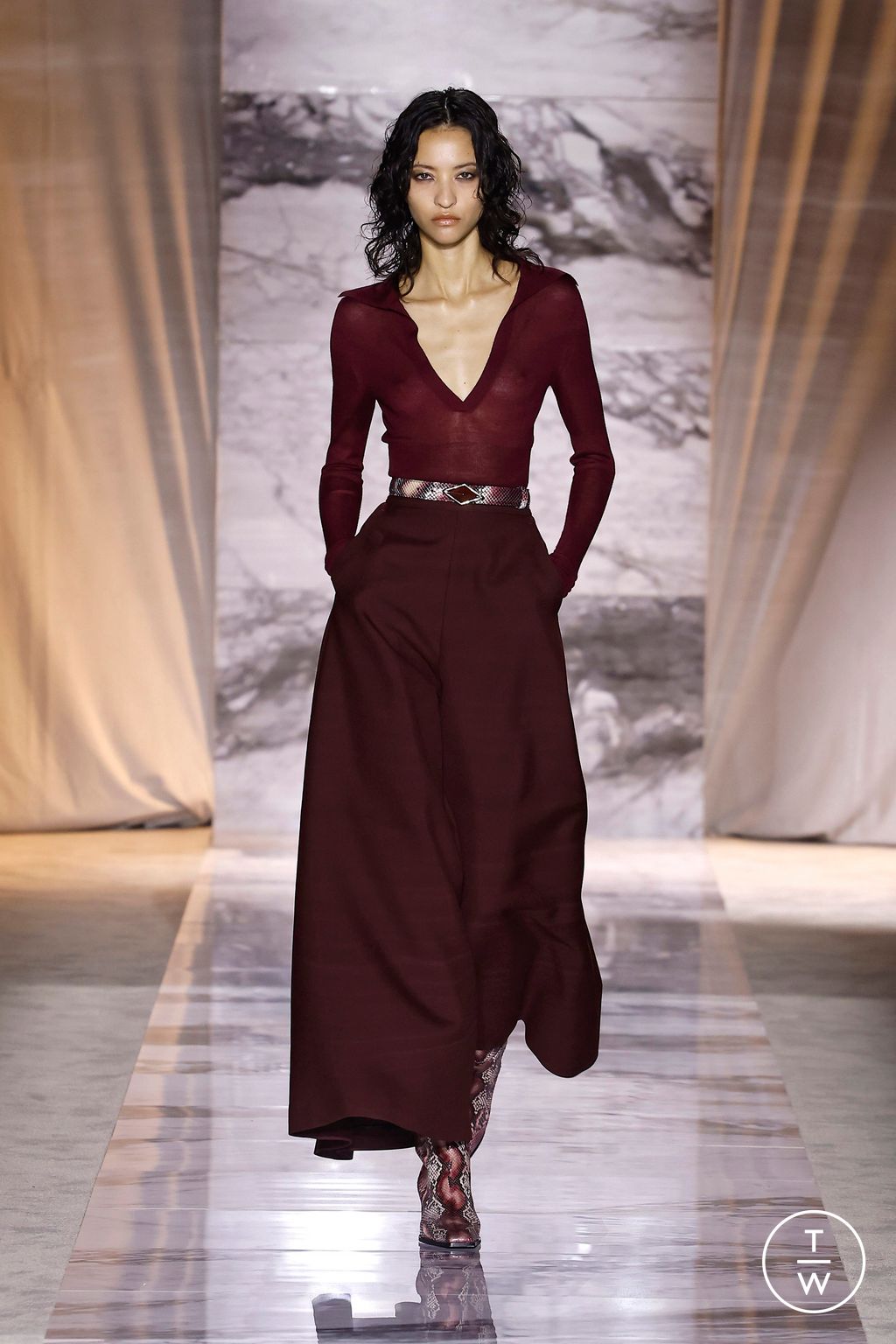 Fashion Week Milan Fall/Winter 2024 look 25 de la collection Roberto Cavalli womenswear