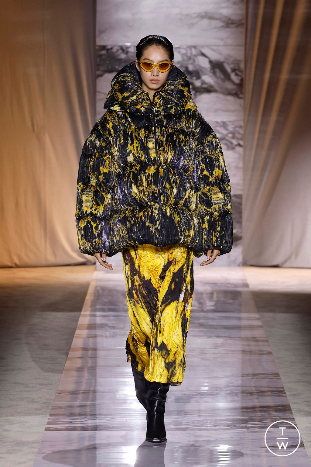 Fashion Week Milan Fall/Winter 2024 look 31 from the Roberto Cavalli collection 女装
