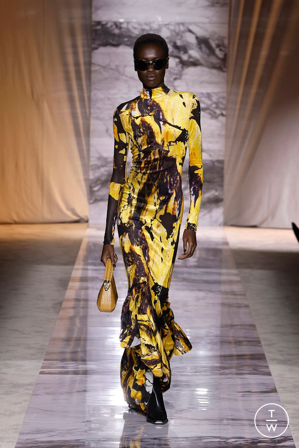 Fashion Week Milan Fall/Winter 2024 look 33 de la collection Roberto Cavalli womenswear