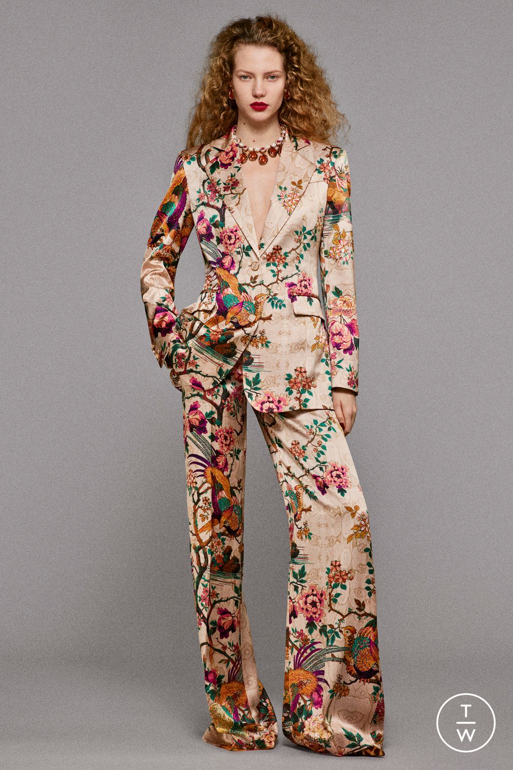 Fashion Week Milan Pre-Fall 2025 look 18 de la collection Roberto Cavalli womenswear