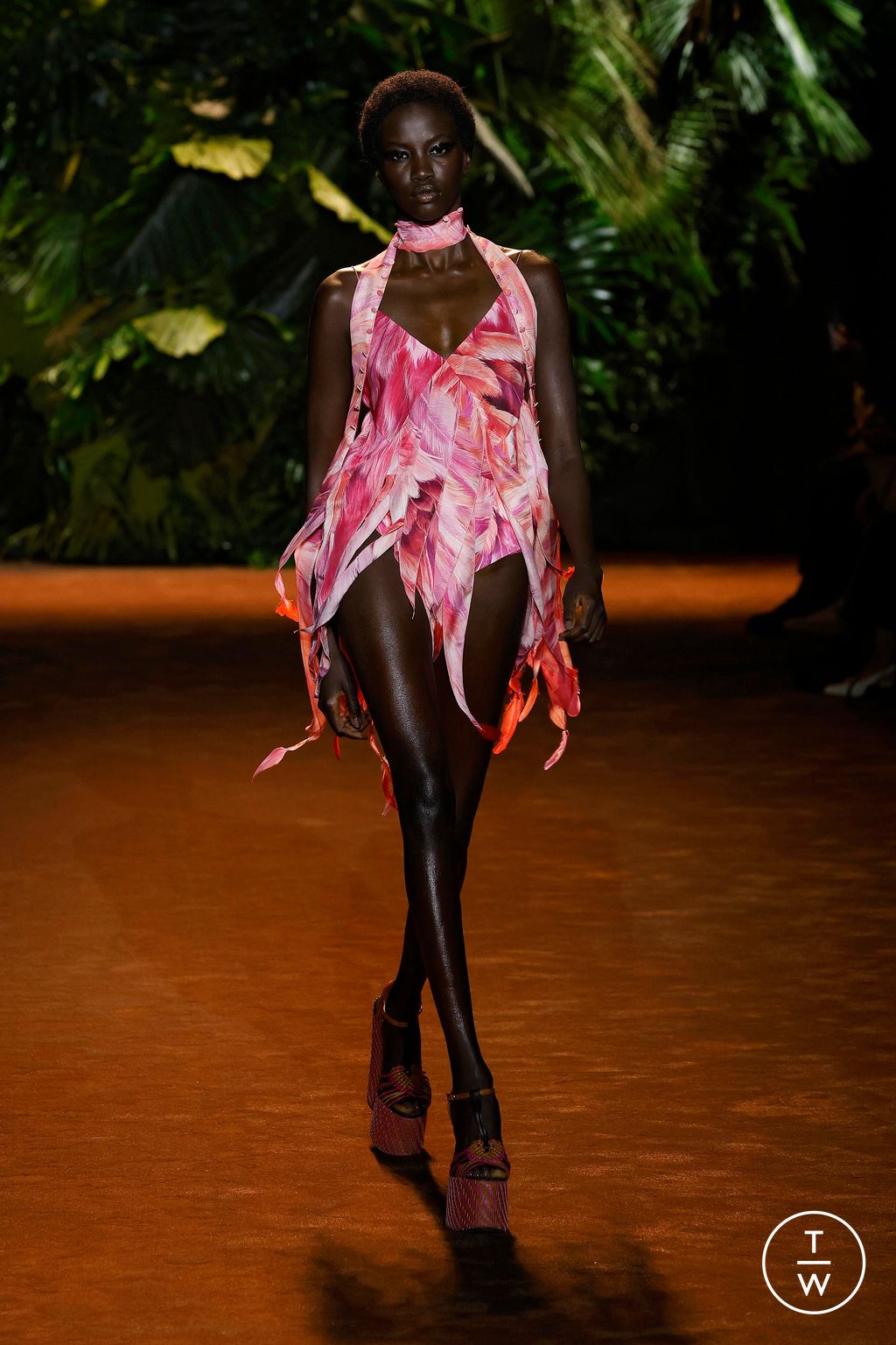 Fashion Week Milan Spring/Summer 2024 look 2 from the Roberto Cavalli collection 女装