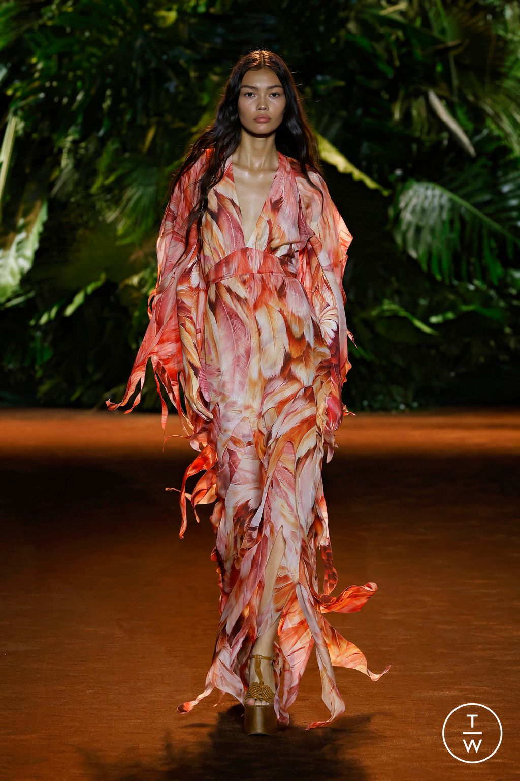 Fashion Week Milan Spring/Summer 2024 look 9 from the Roberto Cavalli collection 女装