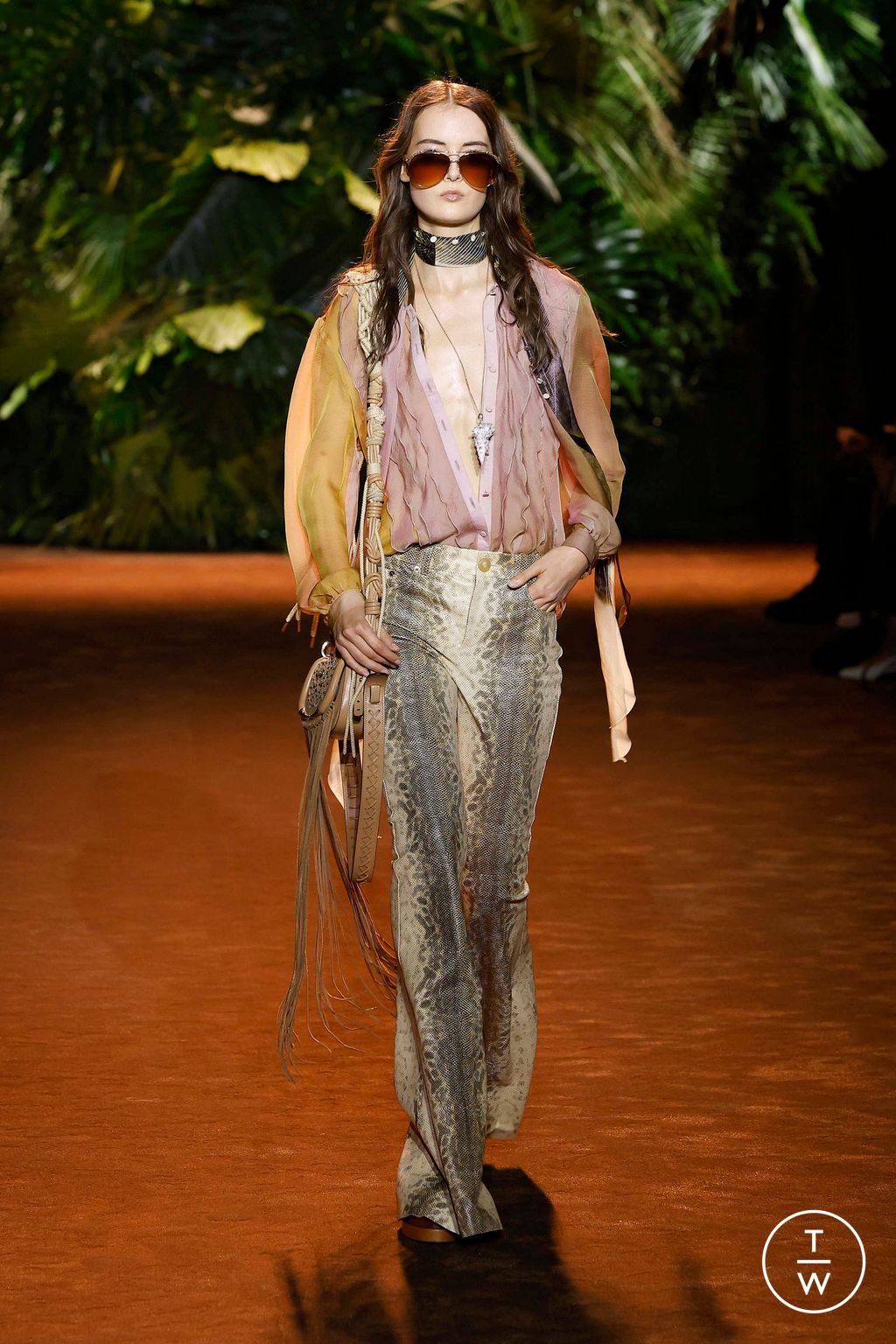 Fashion Week Milan Spring/Summer 2024 look 22 from the Roberto Cavalli collection 女装