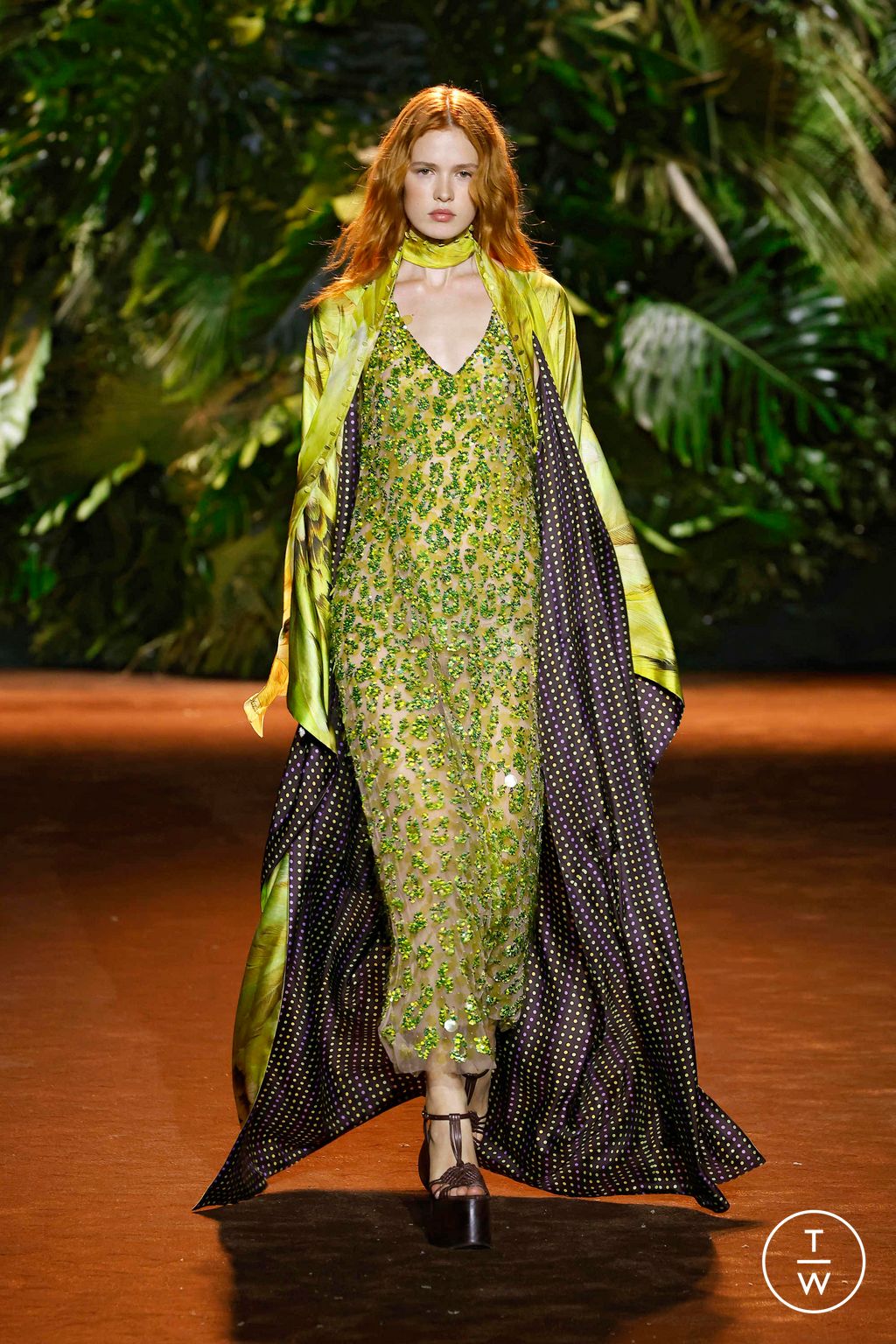 Fashion Week Milan Spring/Summer 2024 look 37 from the Roberto Cavalli collection 女装
