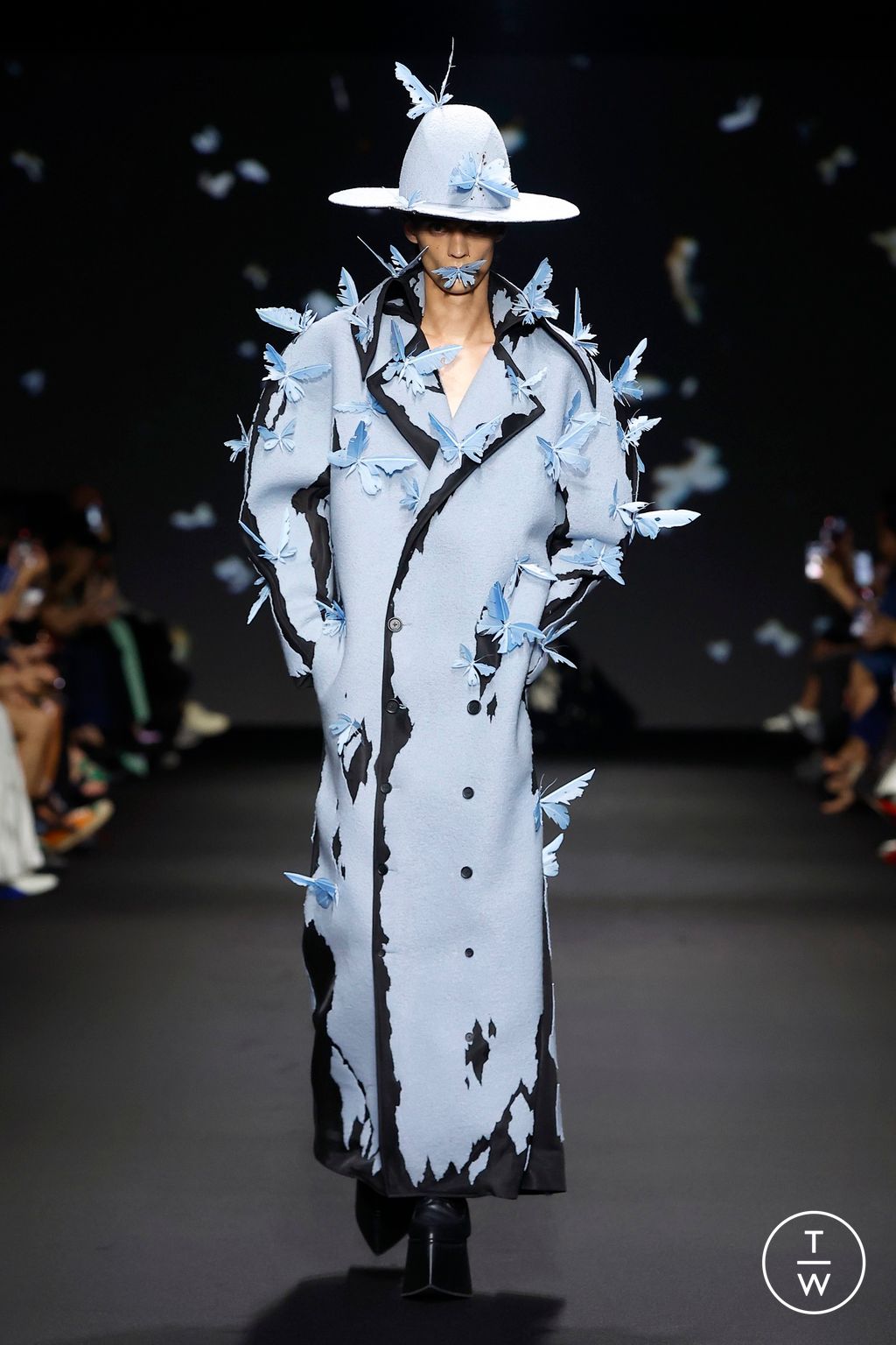 Fashion Week Paris Fall/Winter 2024 look 9 from the Robert Wun collection couture
