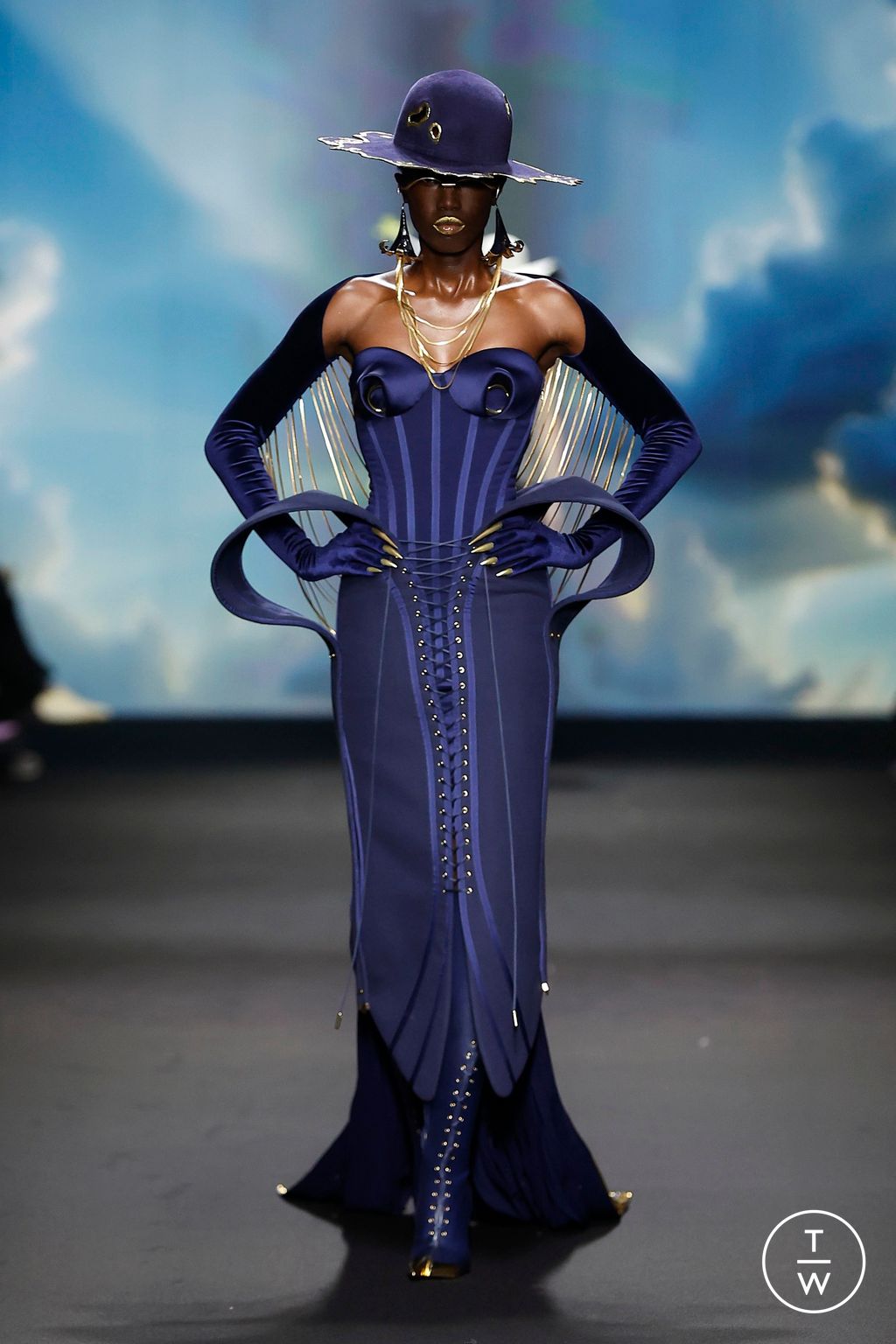 Fashion Week Paris Fall/Winter 2024 look 57 from the Robert Wun collection couture