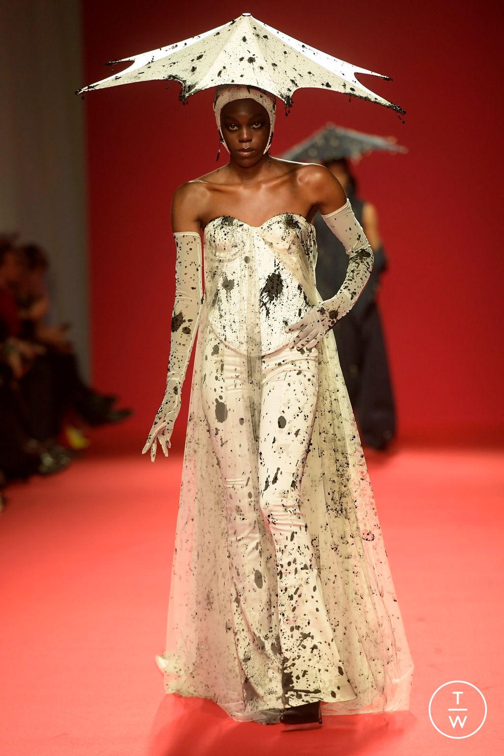 Fashion Week Paris Spring/Summer 2024 look 3 from the Robert Wun collection couture