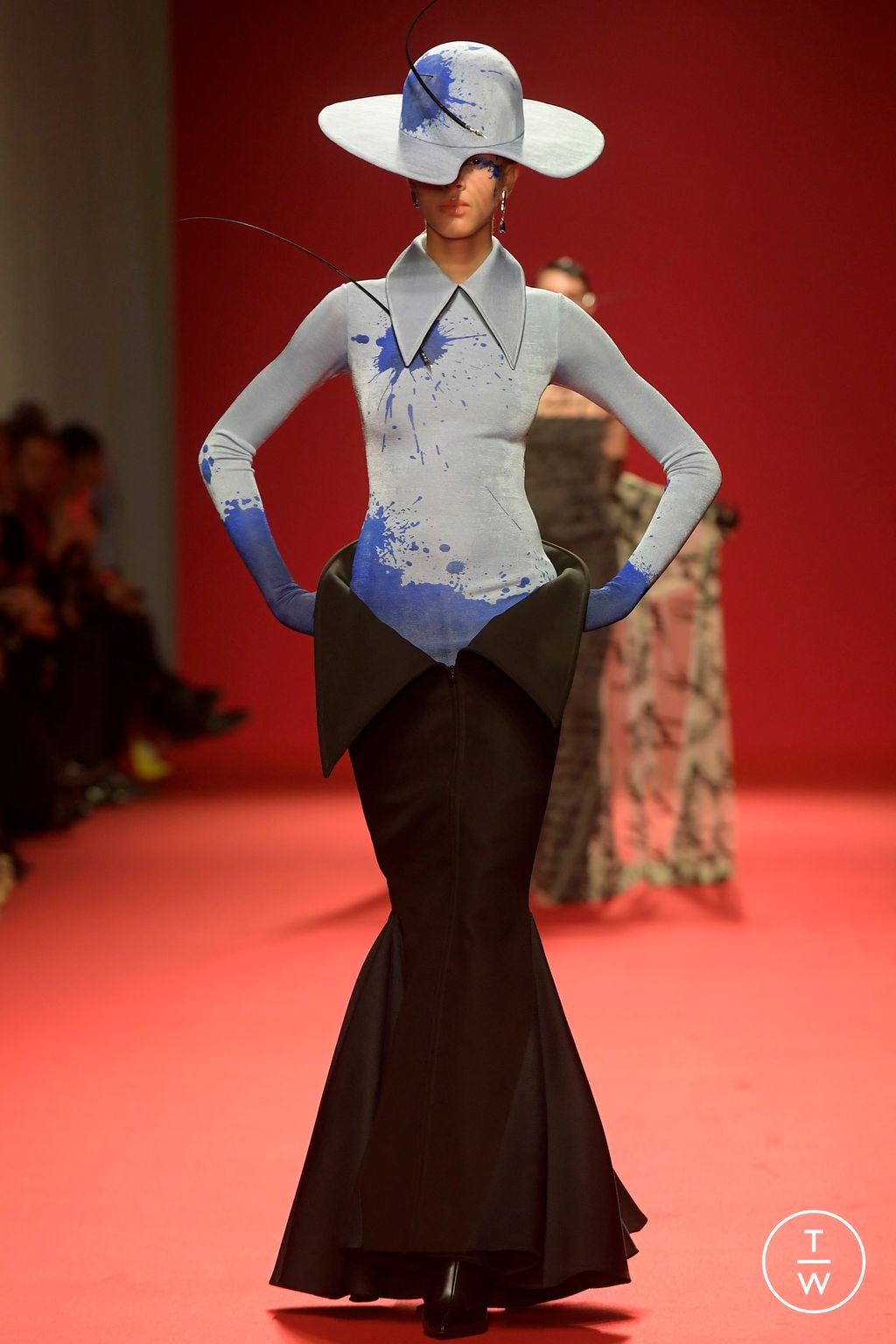 Fashion Week Paris Spring/Summer 2024 look 6 de la collection Robert Wun couture