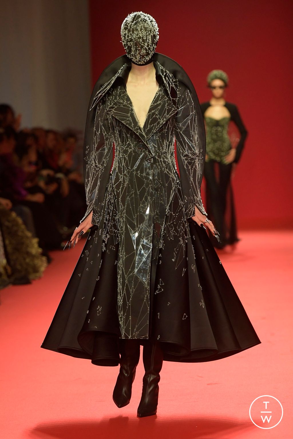 Fashion Week Paris Spring/Summer 2024 look 15 de la collection Robert Wun couture