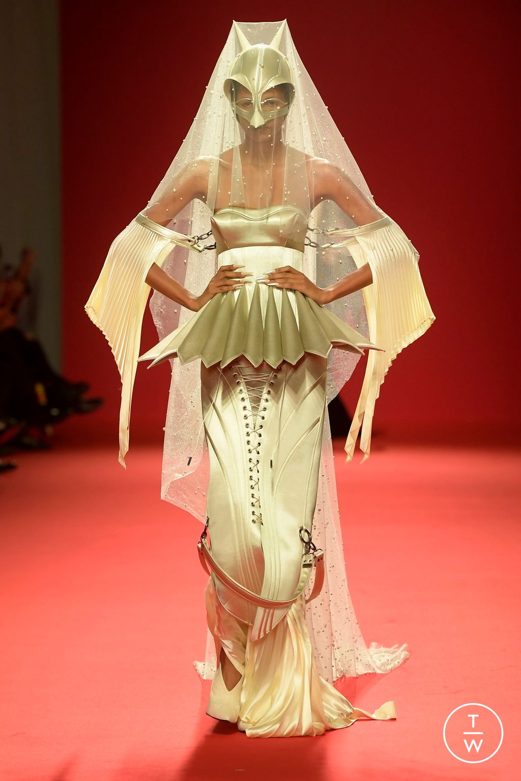 Fashion Week Paris Spring/Summer 2024 look 21 from the Robert Wun collection 高级定制