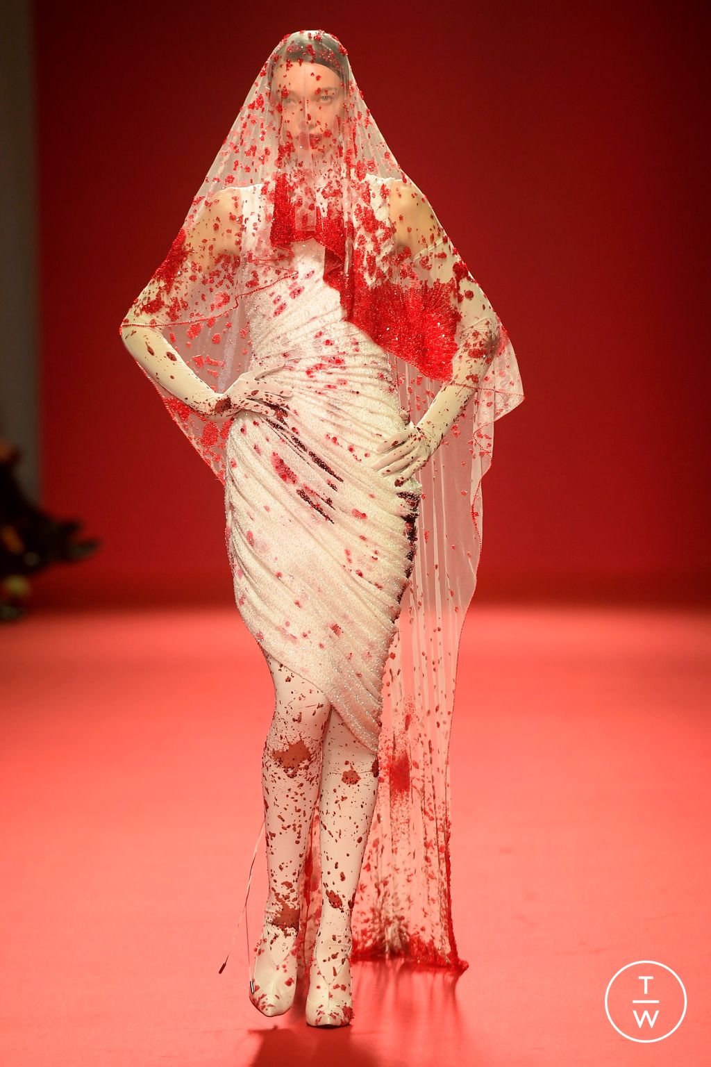 Fashion Week Paris Spring/Summer 2024 look 23 from the Robert Wun collection couture