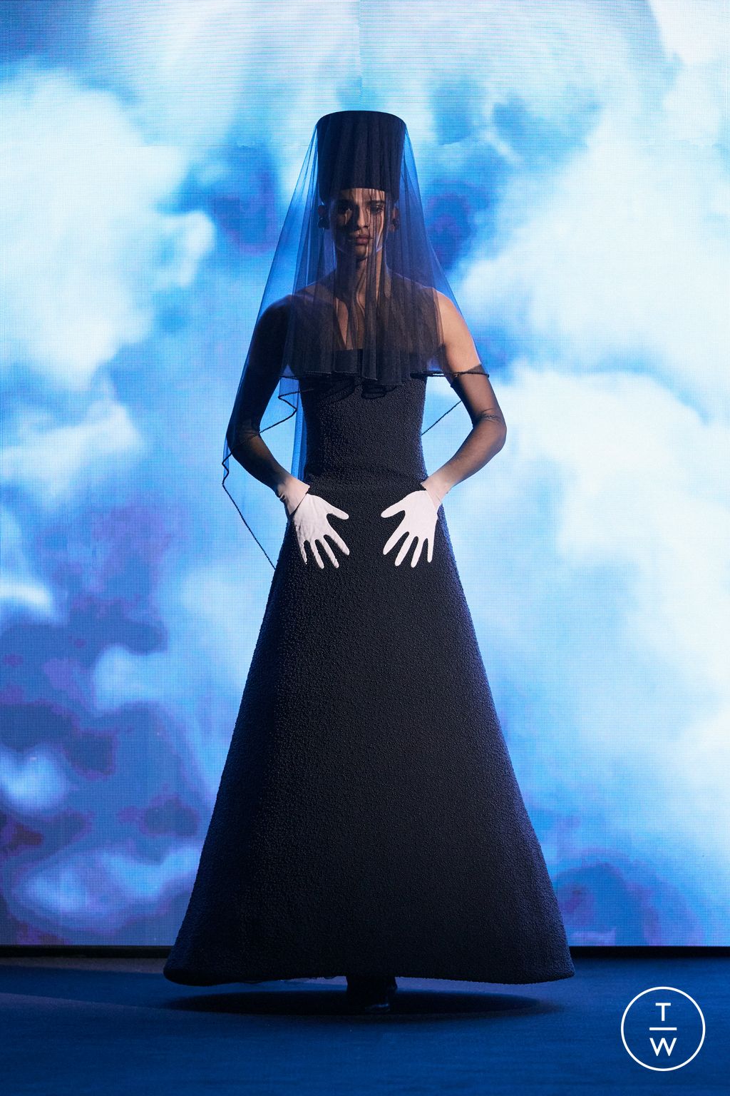 Fashion Week Paris Spring/Summer 2026 look 4 de la collection Robert Wun couture