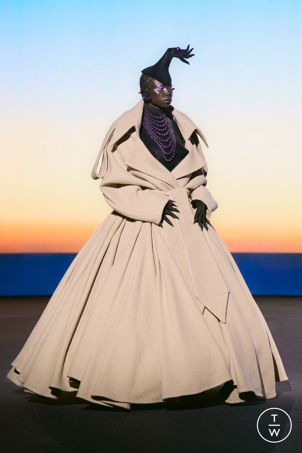 Fashion Week Paris Spring/Summer 2026 look 18 from the Robert Wun collection 高级定制