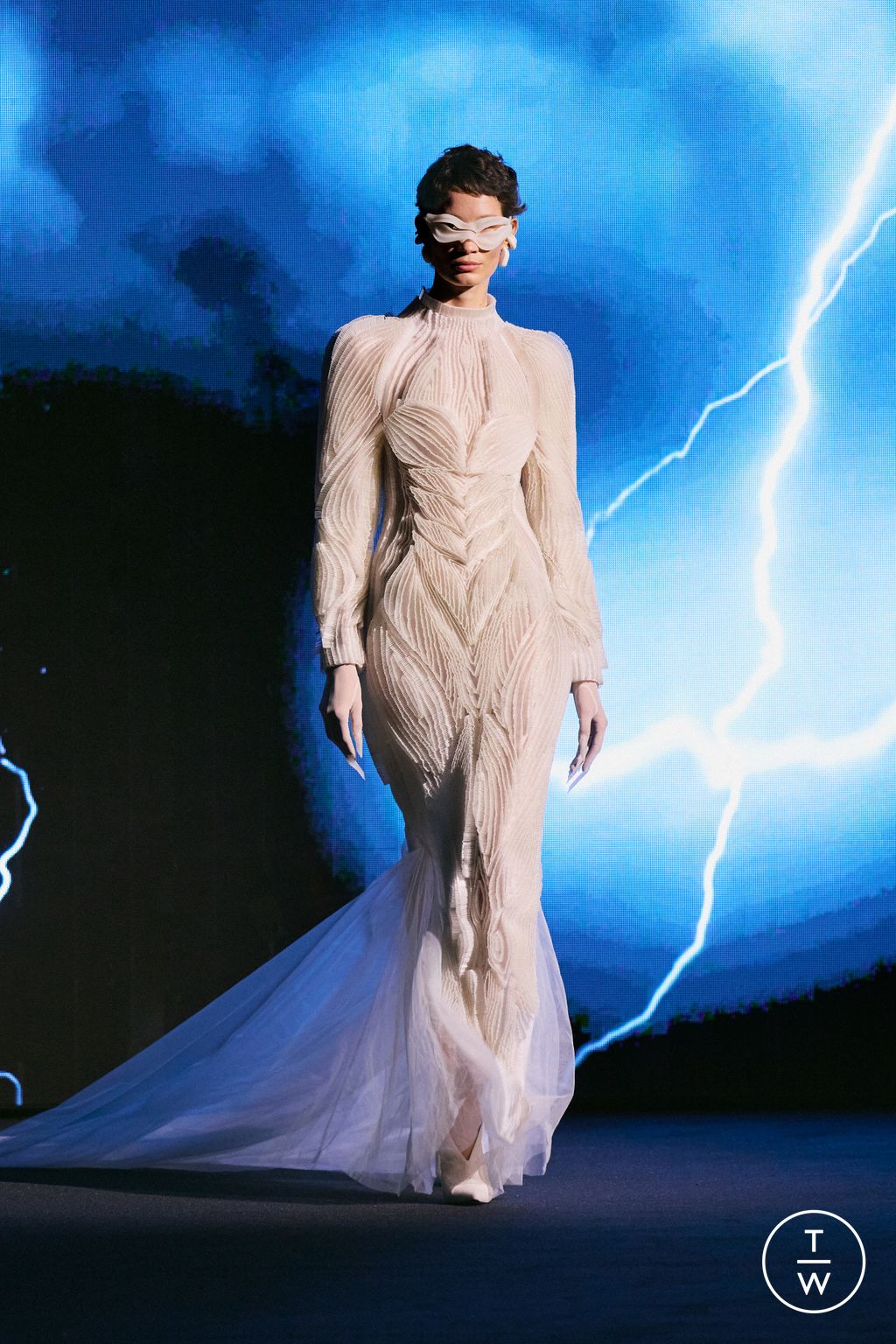 Fashion Week Paris Spring/Summer 2026 look 20 from the Robert Wun collection couture