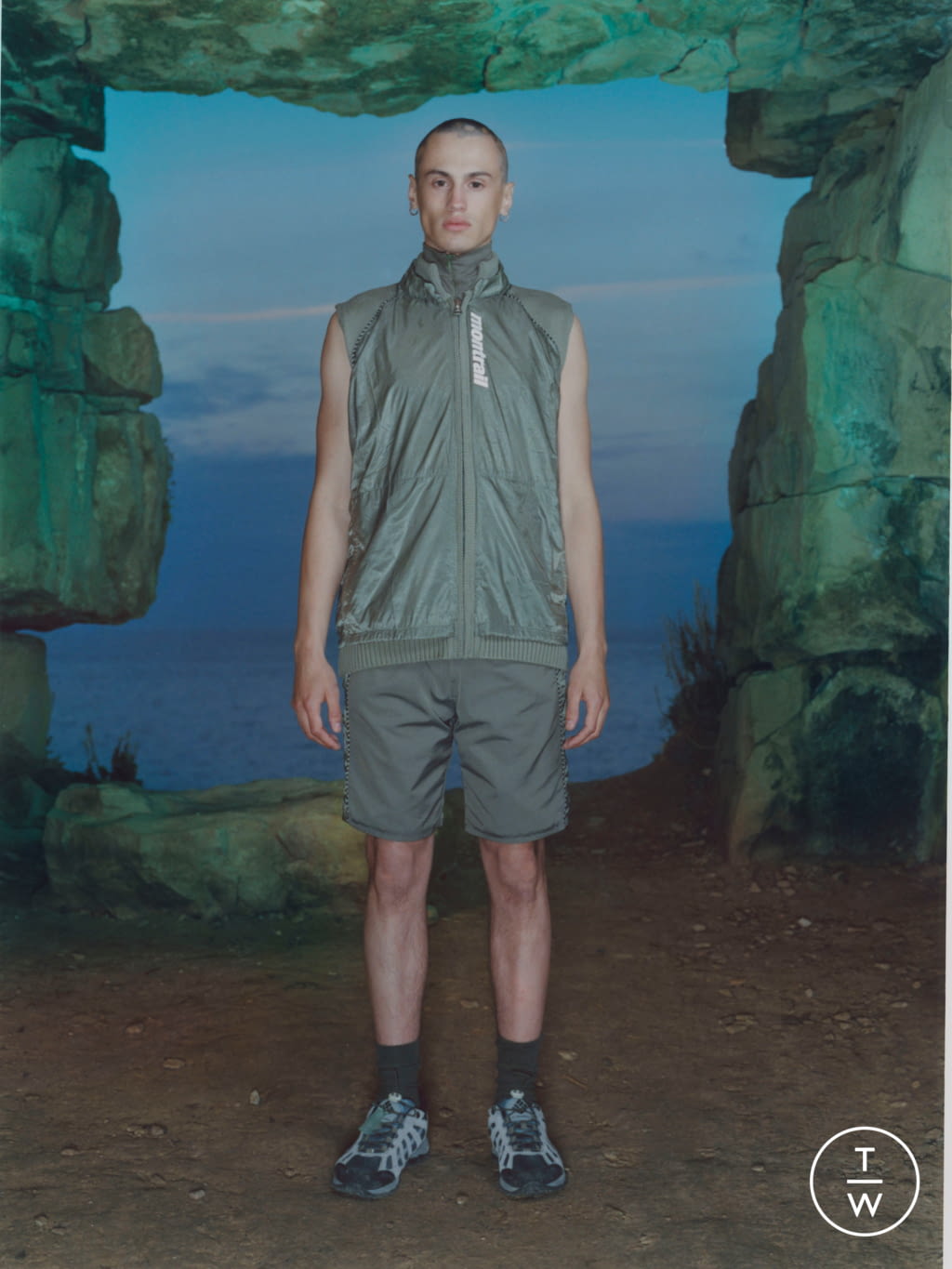 Fashion Week London Spring/Summer 2022 look 2 from the Robyn Lynch collection menswear
