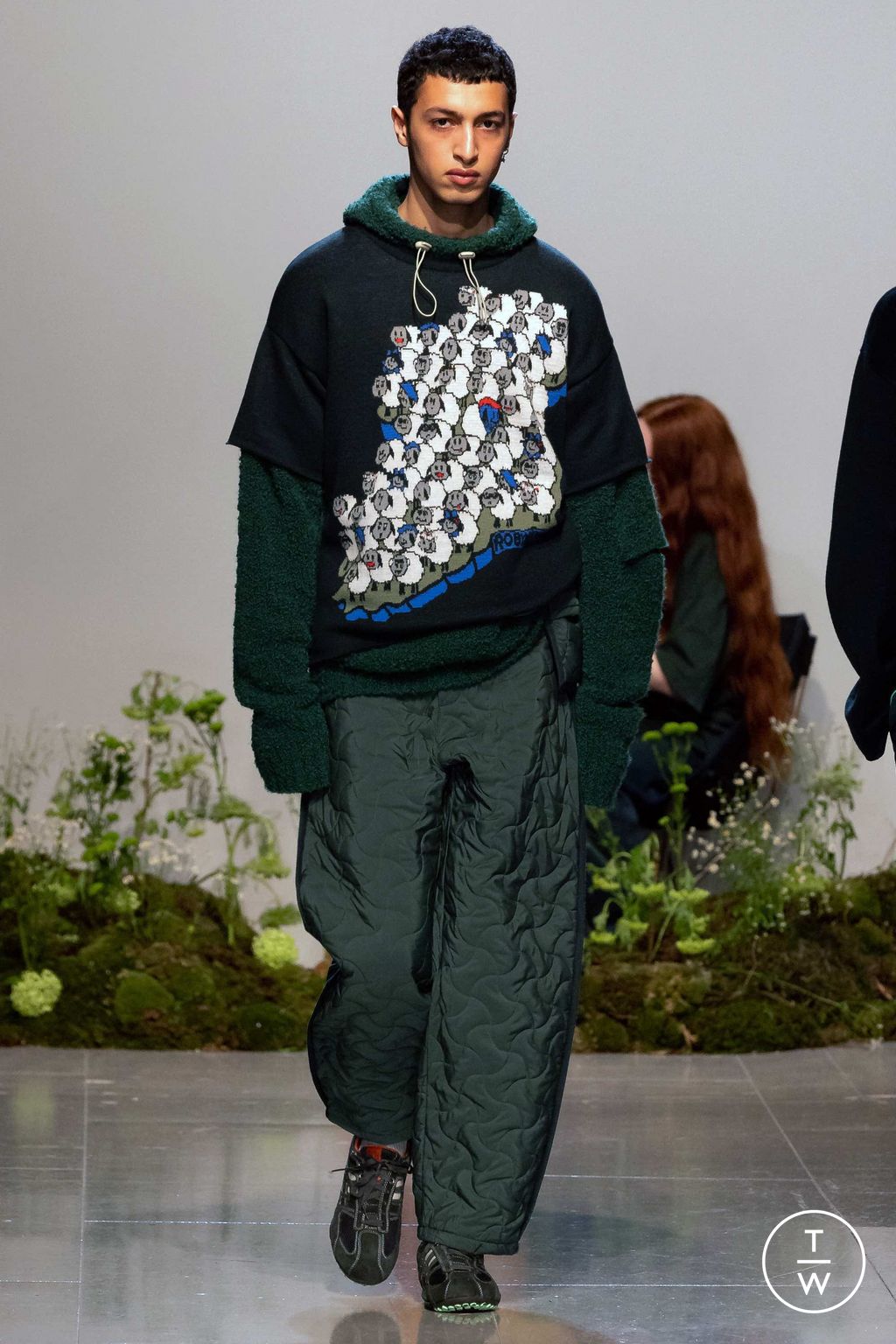Fashion Week London Fall/Winter 2023 look 19 from the Robyn Lynch collection 男装