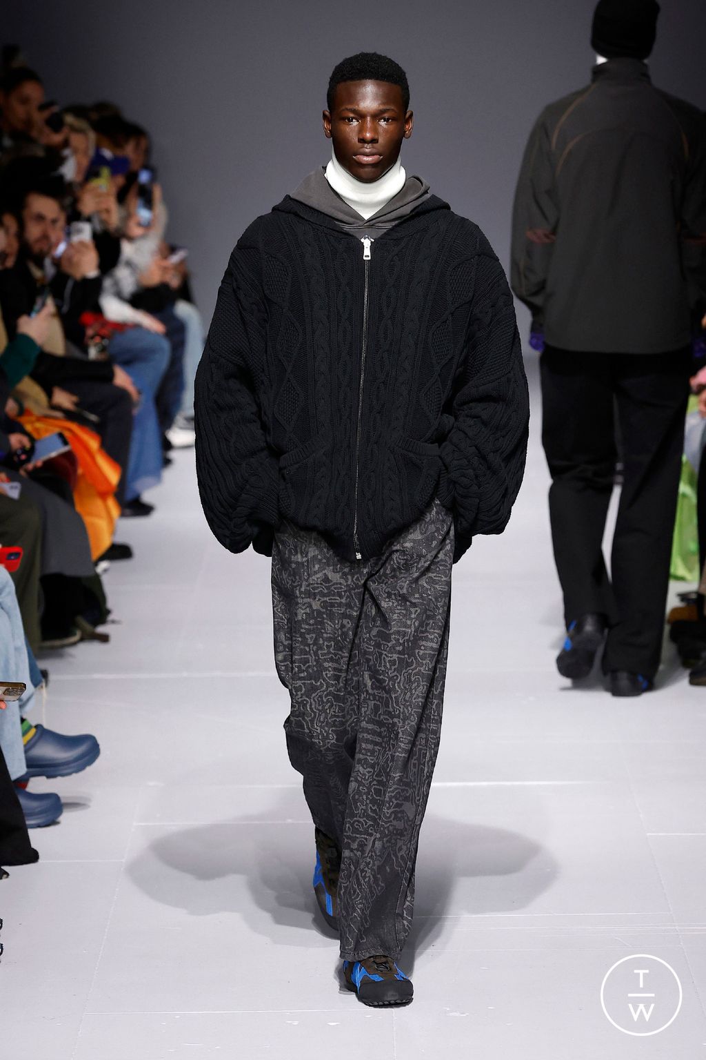 Fashion Week London Fall/Winter 2024 look 3 from the Robyn Lynch collection 女装