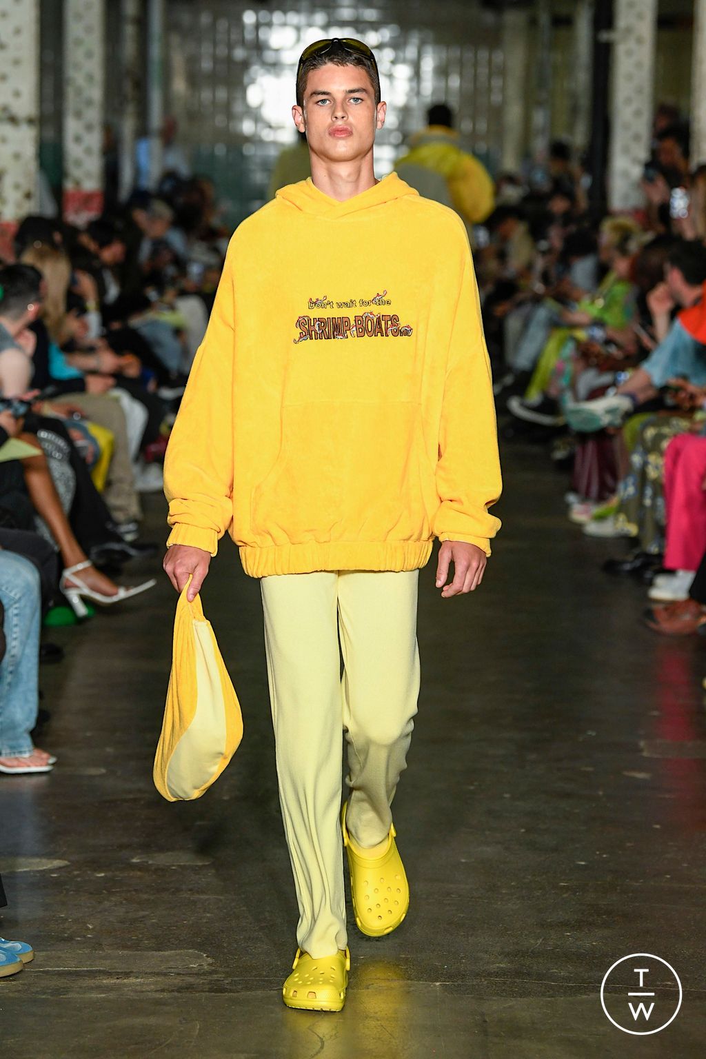 Fashion Week London Spring/Summer 2023 look 16 from the Robyn Lynch collection menswear