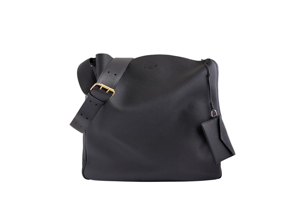 Fashion Week Paris Fall/Winter 2020 look 17 from the Rochas collection menswear accessories