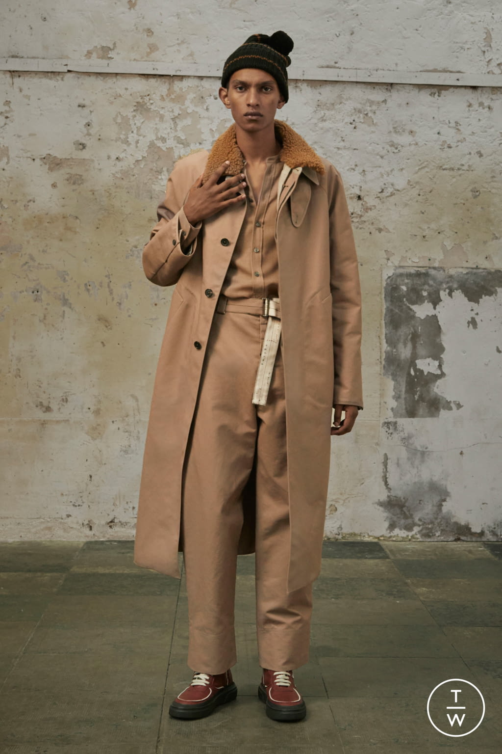 Fashion Week Paris Fall/Winter 2019 look 10 from the Rochas collection menswear