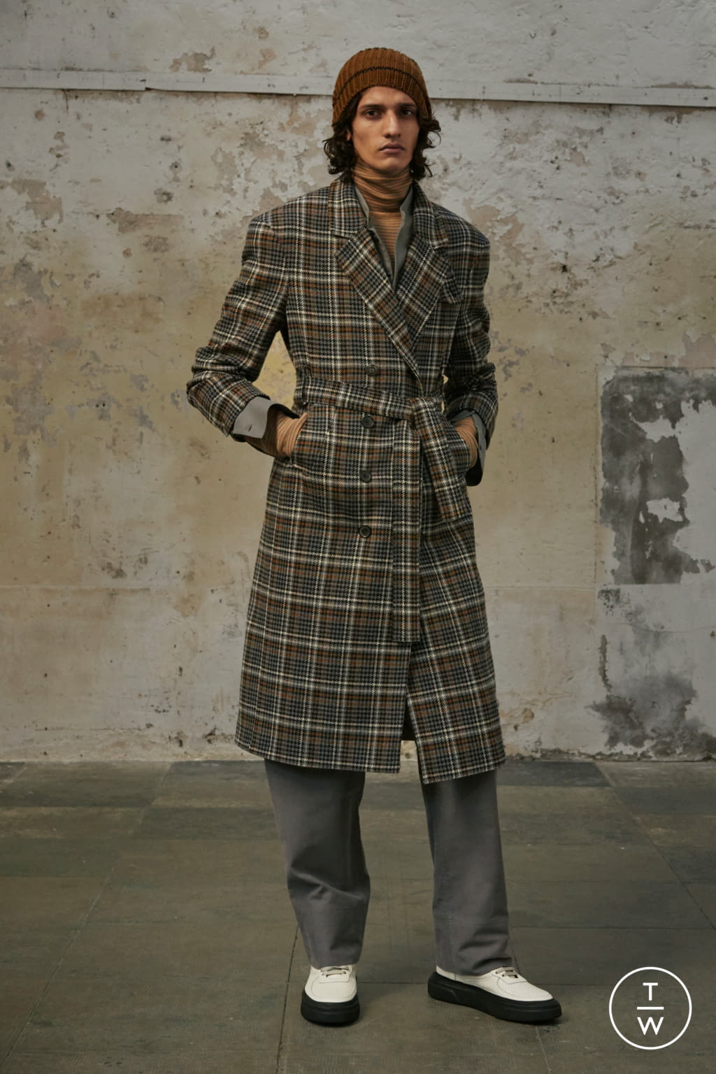 Fashion Week Paris Fall/Winter 2019 look 11 from the Rochas collection menswear
