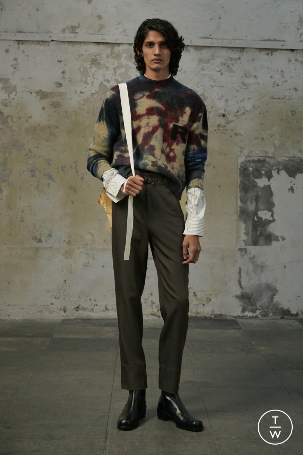 Fashion Week Paris Fall/Winter 2019 look 22 from the Rochas collection 男装