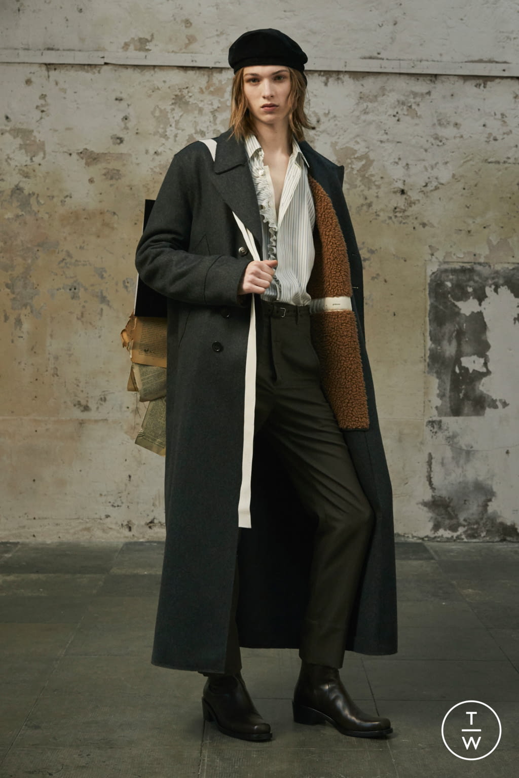 Fashion Week Paris Fall/Winter 2019 look 23 from the Rochas collection 男装