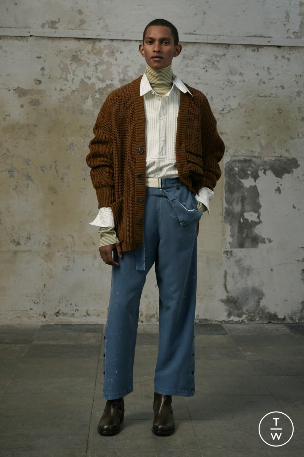 Fashion Week Paris Fall/Winter 2019 look 25 from the Rochas collection menswear