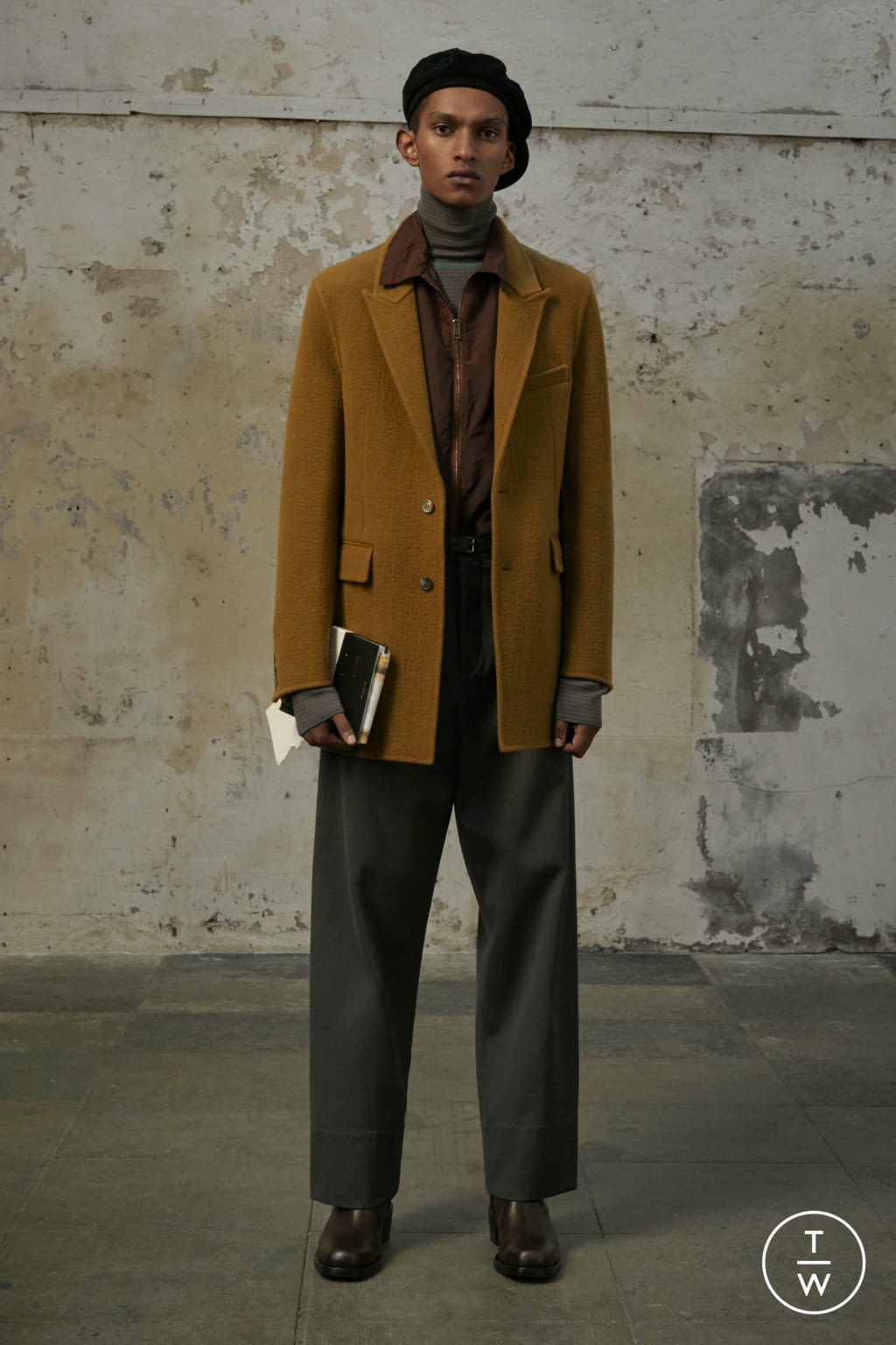 Fashion Week Paris Fall/Winter 2019 look 26 from the Rochas collection menswear