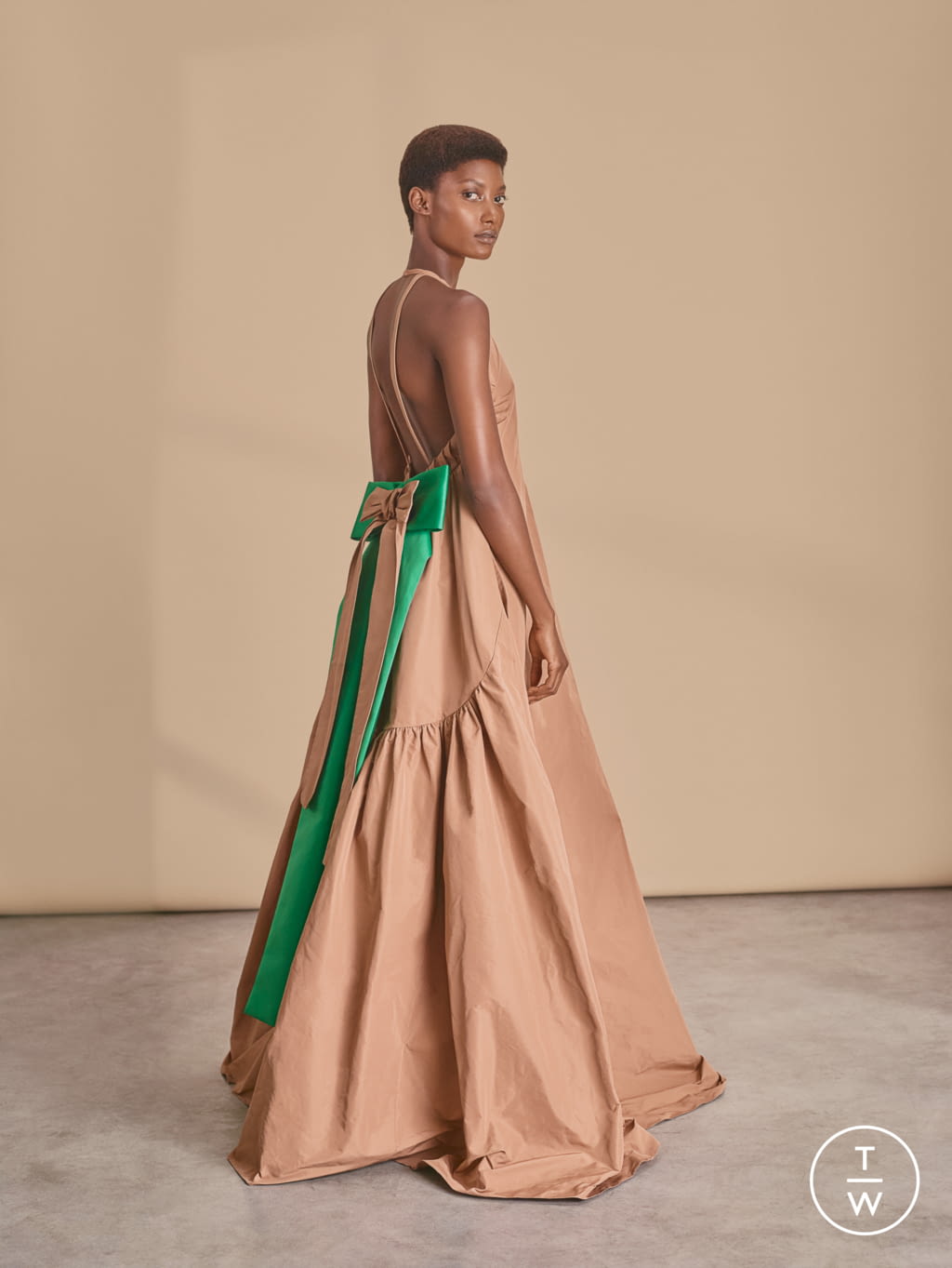 Fashion Week Paris Resort 2019 look 3 from the Rochas collection 女装