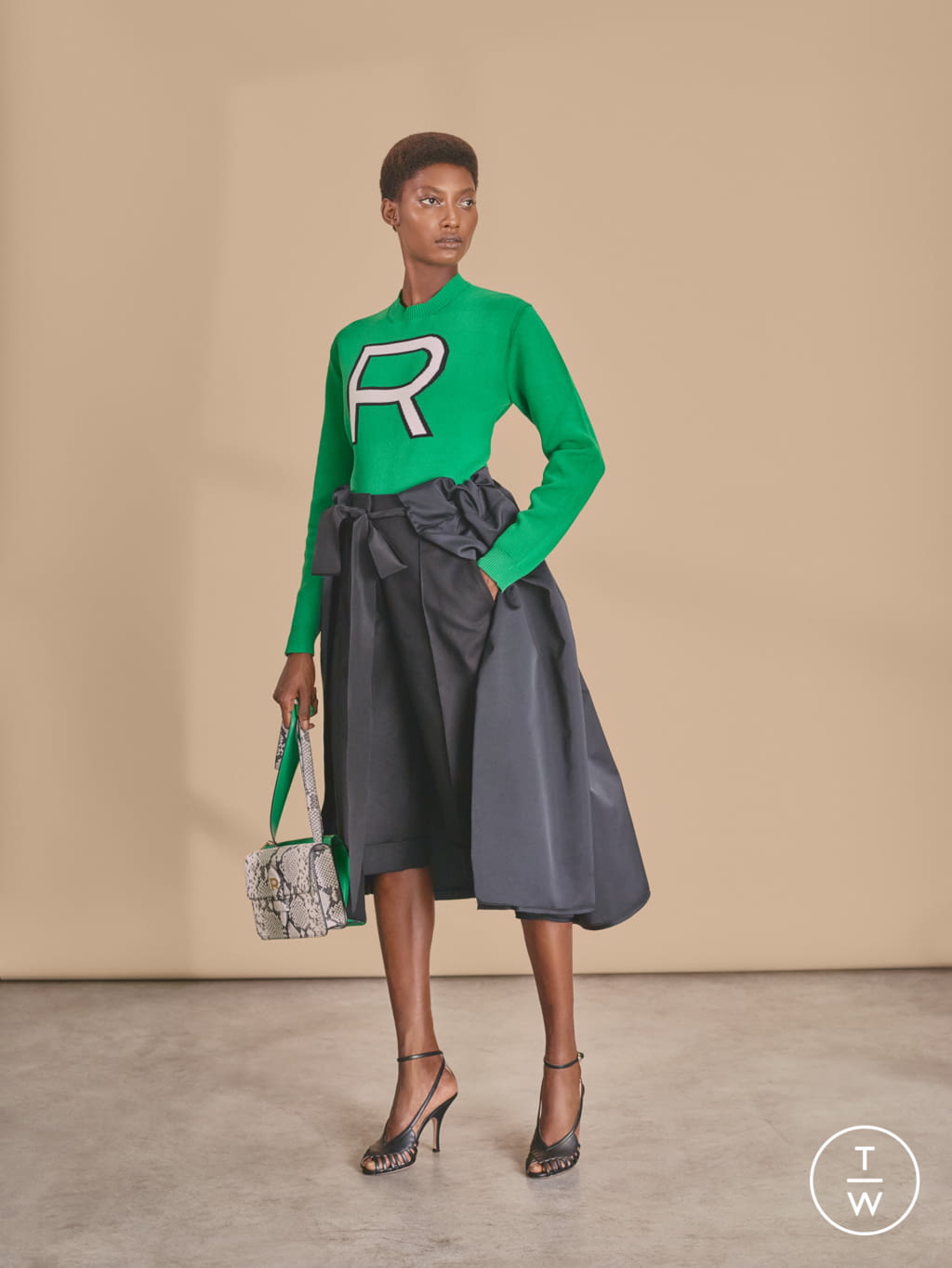 Fashion Week Paris Resort 2019 look 13 from the Rochas collection 女装