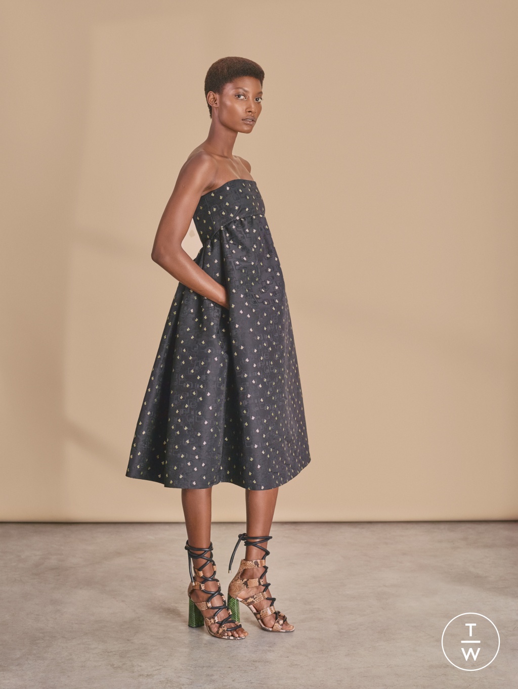 Fashion Week Paris Resort 2019 look 15 from the Rochas collection womenswear