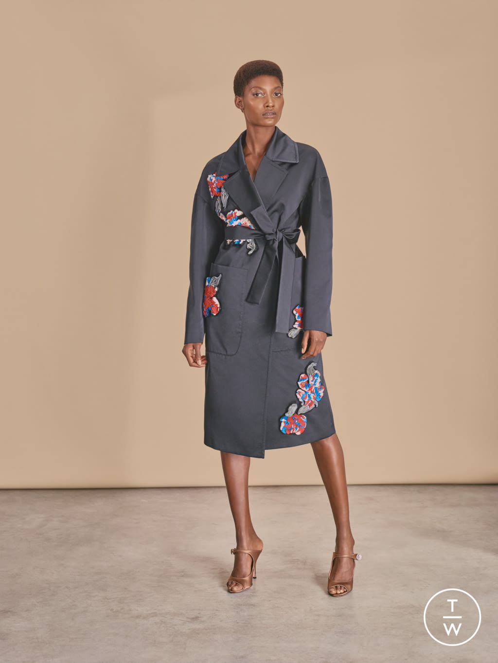 Fashion Week Paris Resort 2019 look 45 from the Rochas collection 女装