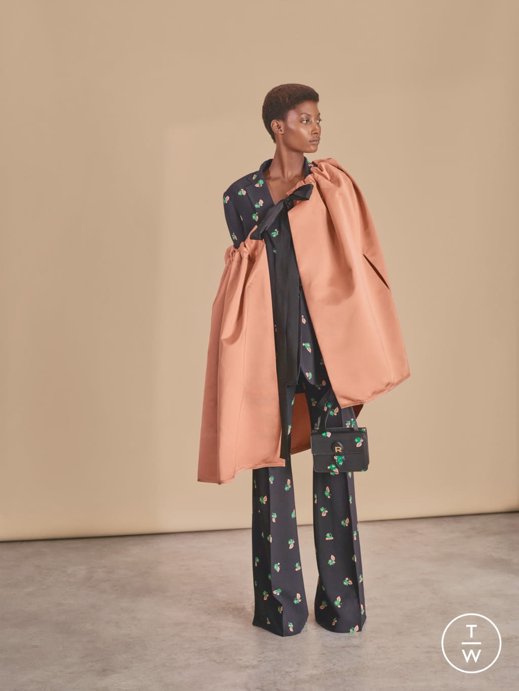 Fashion Week Paris Resort 2019 look 50 from the Rochas collection 女装