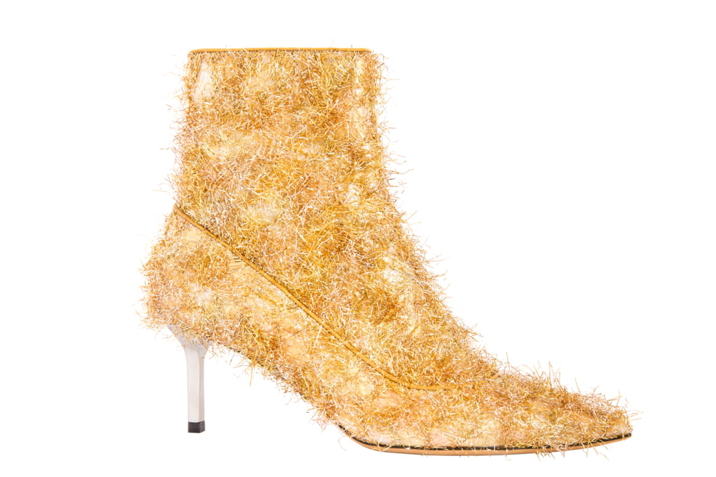 Fashion Week Paris Fall/Winter 2020 look 20 from the Rochas collection womenswear accessories