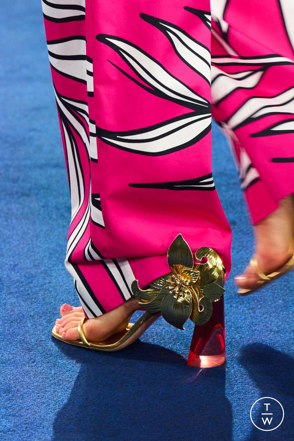 Fashion Week Paris Spring/Summer 2023 look 12 from the Rochas collection 女装配饰