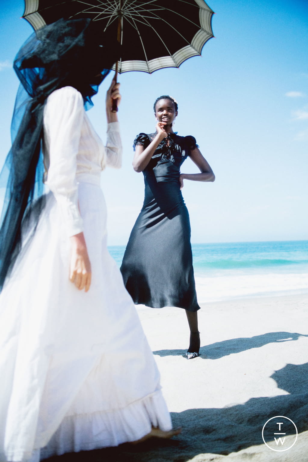 Fashion Week New York Fall/Winter 2021 look 4 from the Rodarte collection 女装