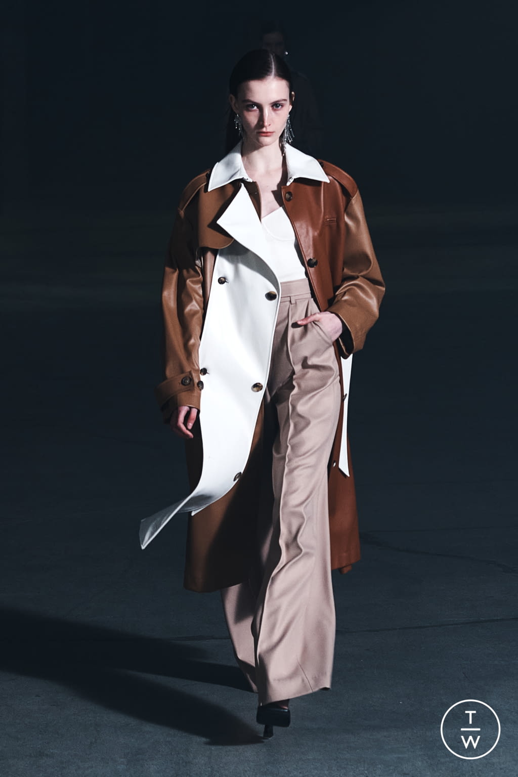 Fashion Week Paris Fall/Winter 2021 look 28 from the Rokh collection 女装